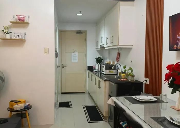 Lanzstaycation Aparthotel