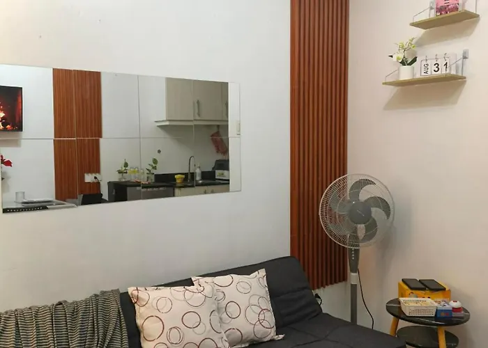 Lanzstaycation Aparthotel Manila